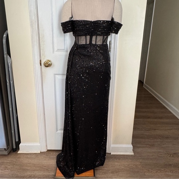 Ieena for Mac Duggal Sequin Gown Size 4 | Black Off-Shoulder Corset Dress - Picture 4 of 15